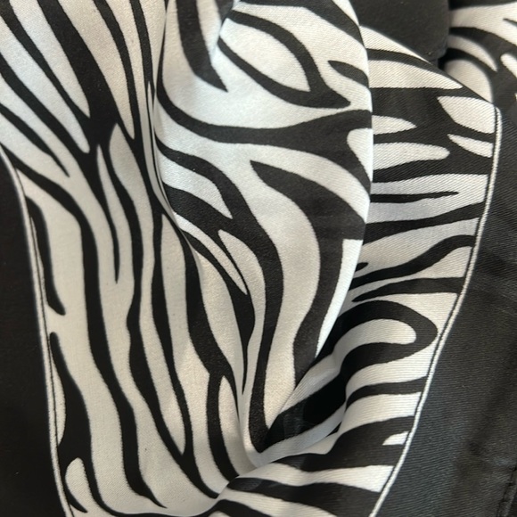 LA Valentina | Zebra & Leopard Print Scarves Set - Picture 4 of 5